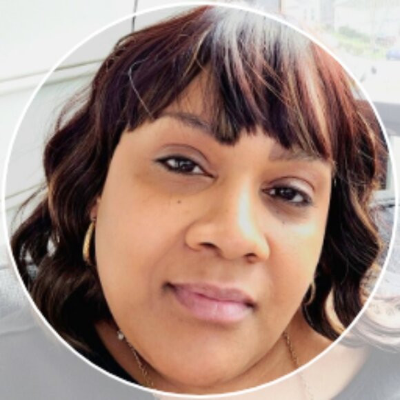 Meet your Posher, Michelle - Picture 1 of 7